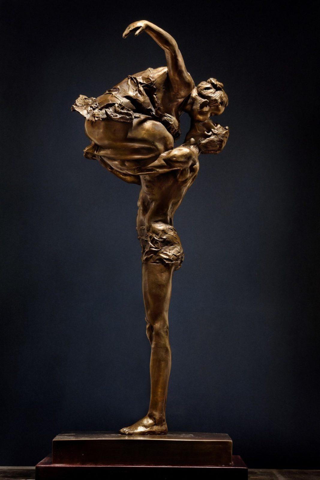 Xu Hongfei, Baci l'Estroverso Grazia Calanna